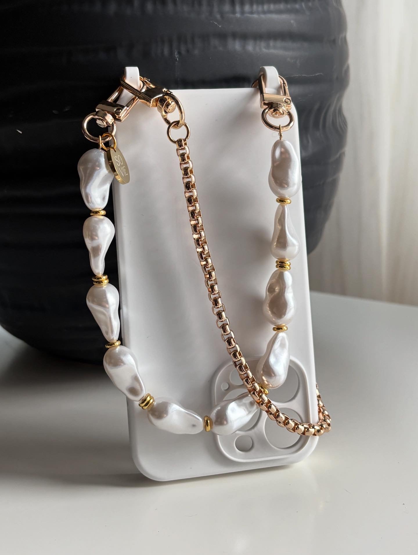 Baroque Pearl Wristlet