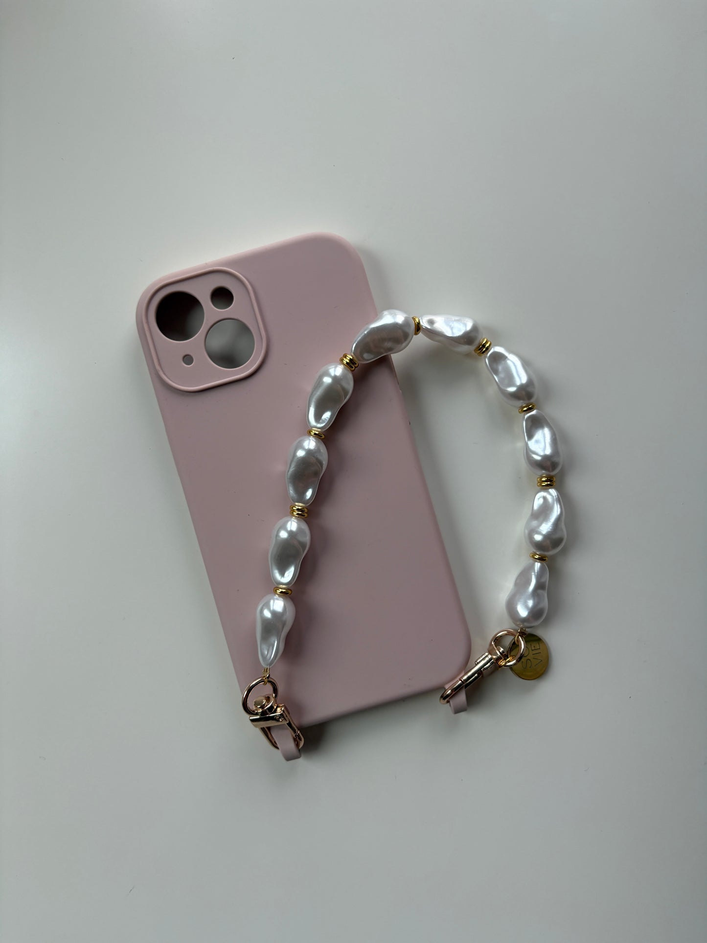 Baroque Pearl Wristlet