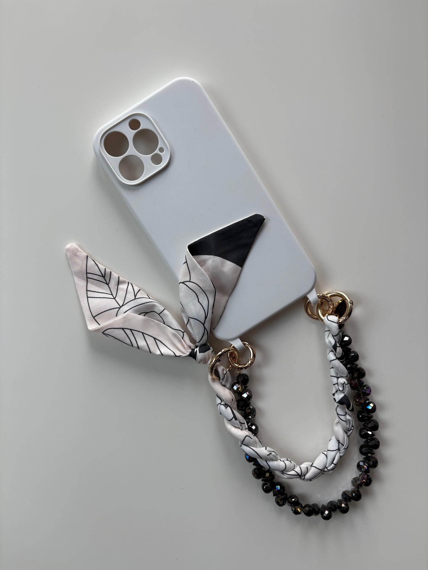 Onyx Raindrop Wristlet