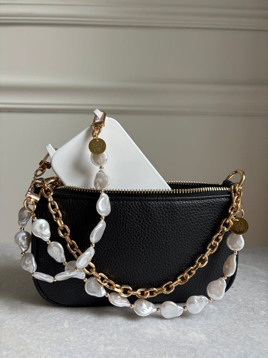 Luxe Atelier Pearl Wristlet
